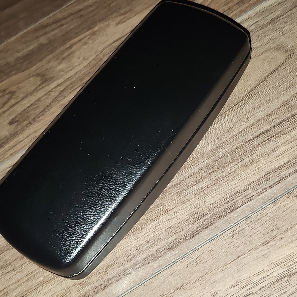 🔥Sleek Black Eyeglass Case
